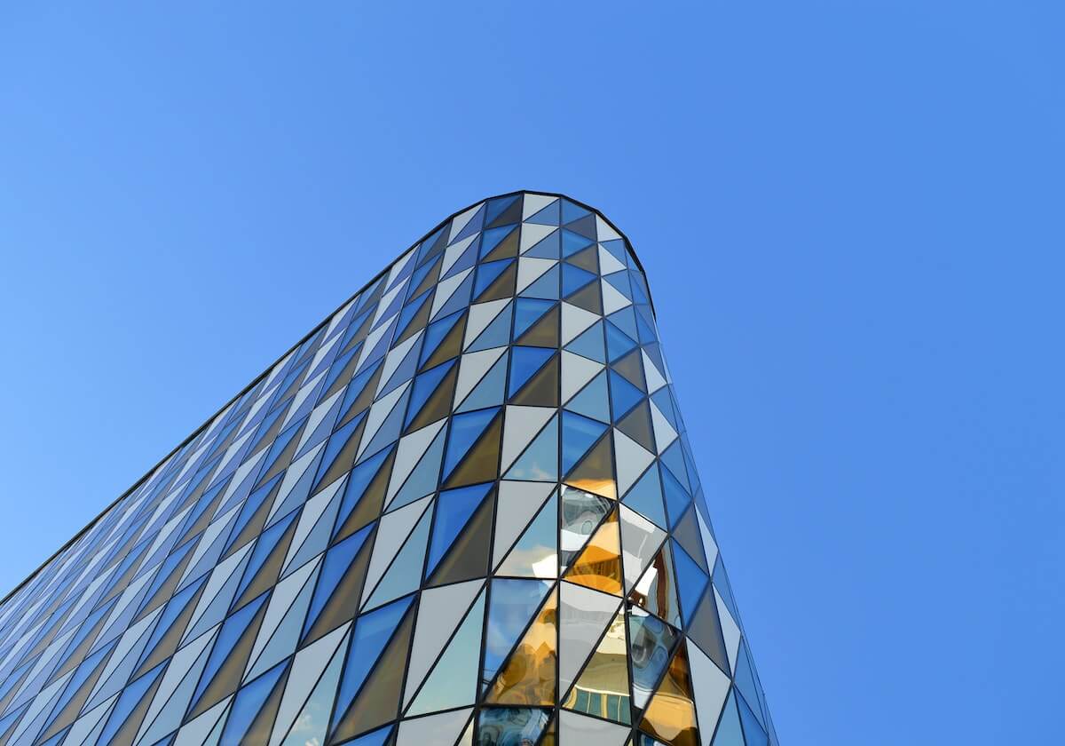 世界杯下载更新-日本球迷赛后自觉清理垃圾，温布利球场官号晒视频致谢