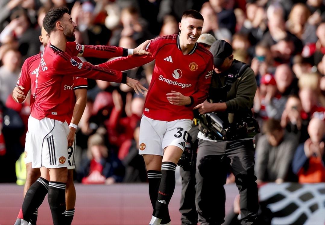 世界杯下载更新-昔日水货彻底被激活，连续4场进关键球抢下10分，已成曼联真大腿